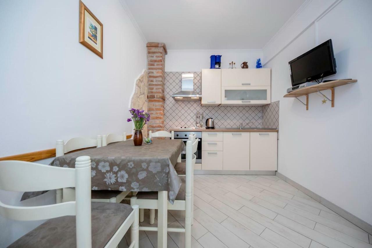 Apartman Marcela Palit Esterno foto